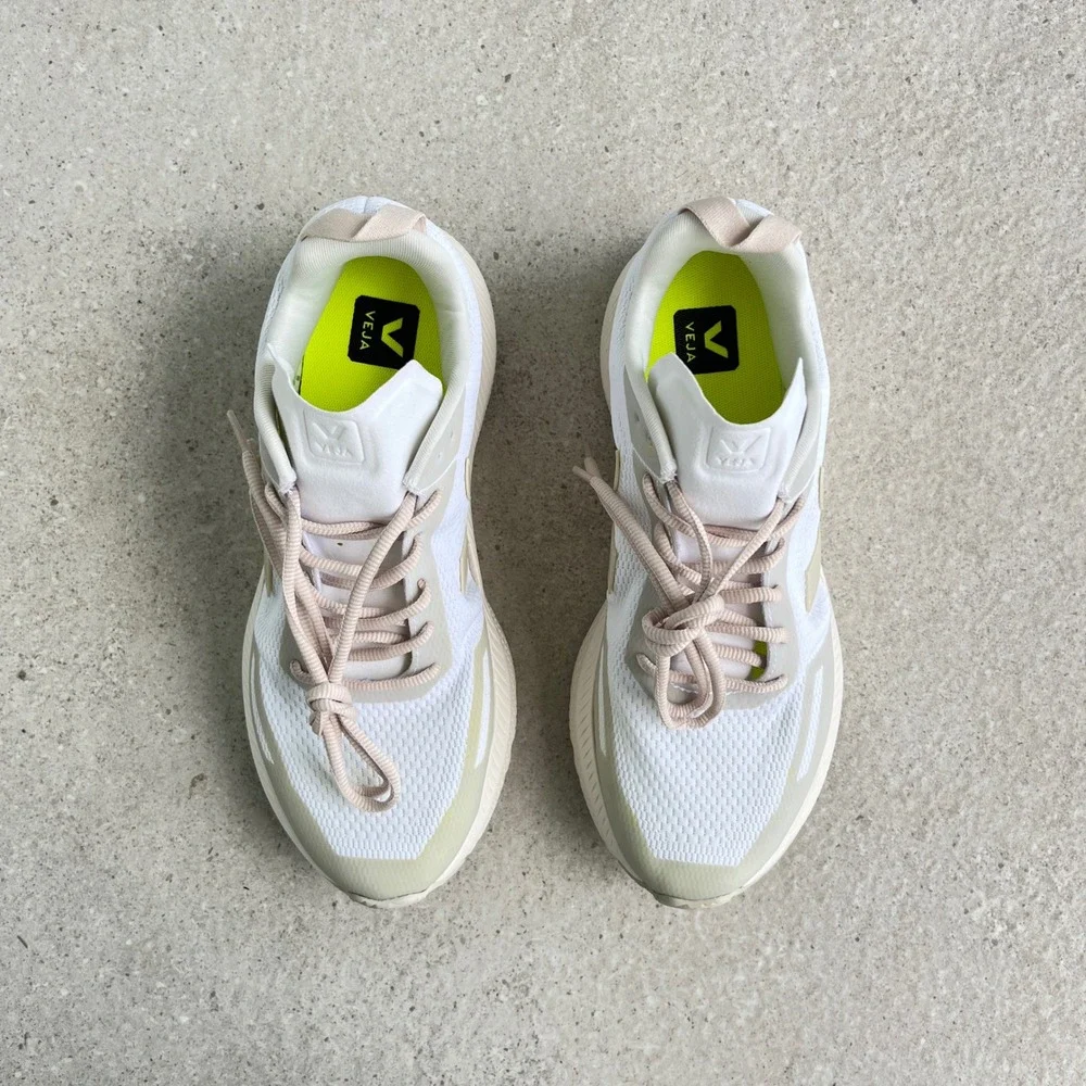 Veja Impala Sneaker‎ in Eggshell Pierre